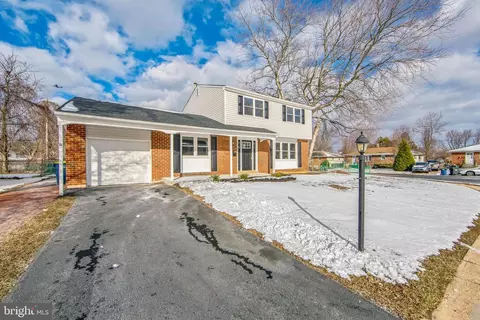 11 Guenever Dr, New Castle, DE 19720