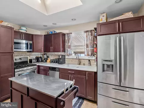 Kitchen - 41 E Champlain Ave, Wilmington, DE 19804 photo 2 of 2