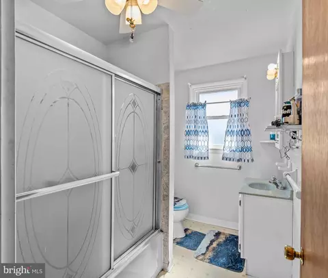 Entry Way - 41 E Champlain Ave, Wilmington, DE 19804 photo 1 of 1