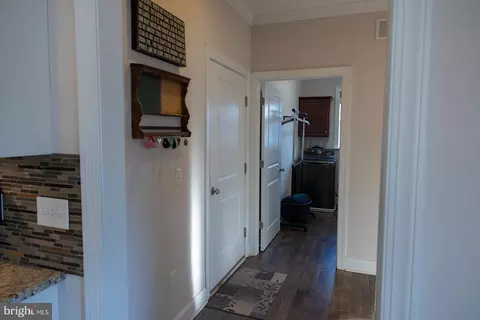 Entry Way - 5662 Summit Bridge Rd, Townsend, DE 19734 photo 7 of 20