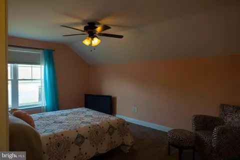 Bedroom - 5662 Summit Bridge Rd, Townsend, DE 19734 photo 2 of 10