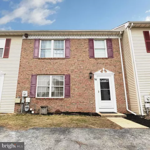10 Shadow Ln, Bear, DE 19701