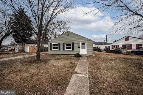 208 Blue Hen Rd, New Castle, DE 19720