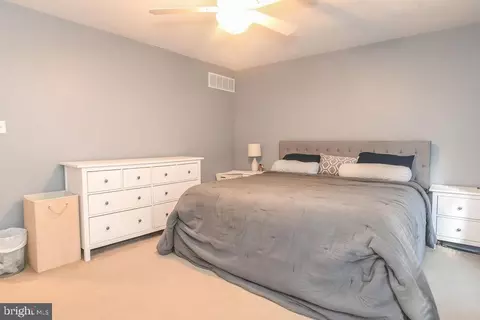 22 Gloucester Ct, Newark, DE 19702 photo 9