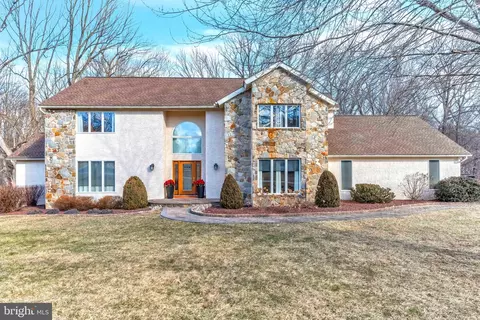 11 Crimson Dr, Hockessin, DE 19707