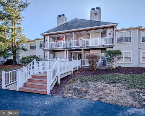 1607 Waters Edge Dr, Newark, DE 19702