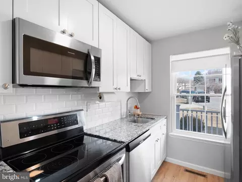 Kitchen - 429 Calburn Ct, Bear, DE 19701 photo 3 of 3