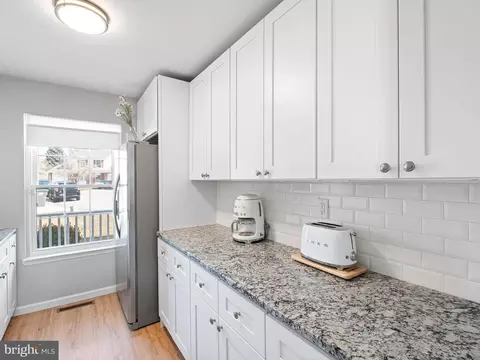 Kitchen - 429 Calburn Ct, Bear, DE 19701 photo 2 of 3