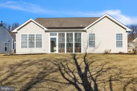 Exterior - 63 Springmill Dr, Middletown, DE 19709 photo 3 of 5