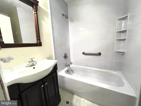 Bath - 3 Turnbridge Rd, Newark, DE 19713 photo 1 of 1
