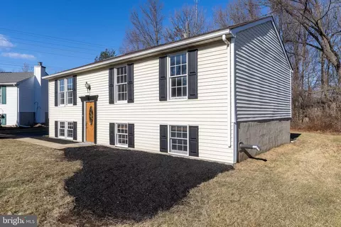 75 Midland Dr, Newark, DE 19713 photo 3