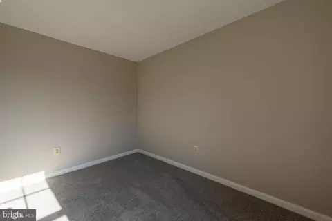 75 Midland Dr, Newark, DE 19713 photo 17
