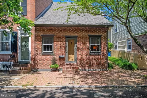 124 2nd St, New Castle, DE 19720