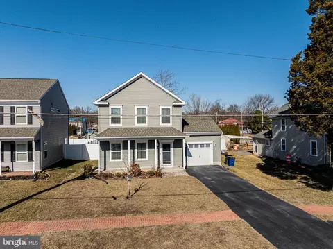404 Washington St, Delaware City, DE 19706