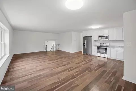 Living - 9 E Regal Blvd, Newark, DE 19713 photo 5 of 7