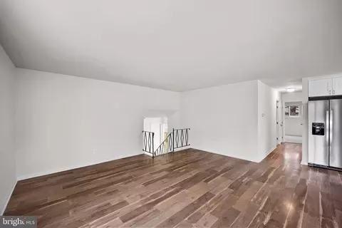 Living - 9 E Regal Blvd, Newark, DE 19713 photo 3 of 7