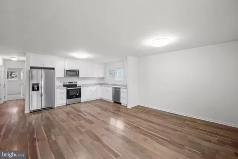 Living - 9 E Regal Blvd, Newark, DE 19713 photo 4 of 7