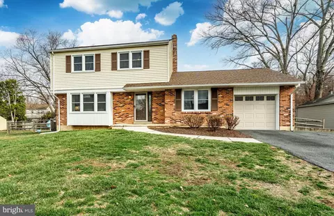 8 Cavendish Ct, Wilmington, DE 19808
