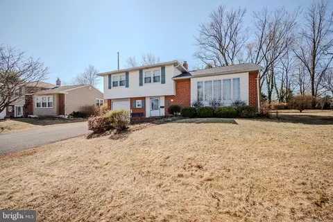 207 S Dillwyn Rd, Newark, DE 19711 photo 2