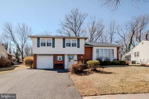 207 S Dillwyn Rd, Newark, DE 19711