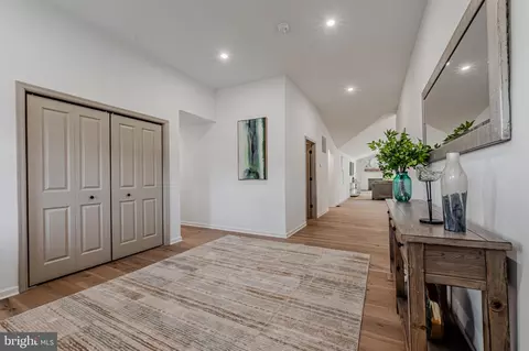 Entry Way - 955 Old Harmony Rd, Newark, DE 19713 photo 6 of 10