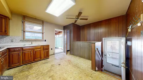 Entry Way - 2 Sheffield Manor Dr, Newark, DE 19711 photo 1 of 13