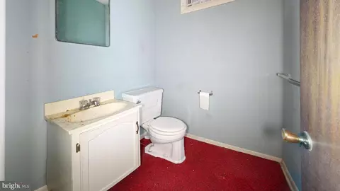 Bath - 2 Sheffield Manor Dr, Newark, DE 19711 photo 2 of 2