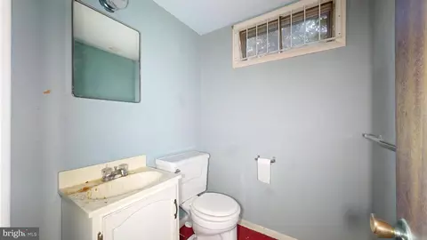 Bath - 2 Sheffield Manor Dr, Newark, DE 19711 photo 1 of 2