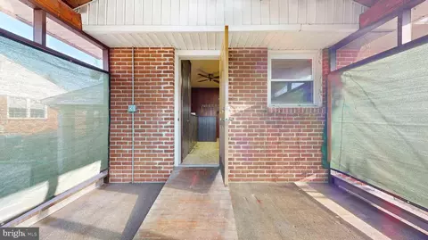 Entry Way - 2 Sheffield Manor Dr, Newark, DE 19711 photo 4 of 13