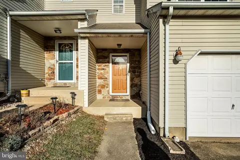 106 Mendel Ct, Bear, DE 19701 photo 2