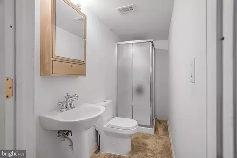 Bath - 119 Wimbledon Ct, Bear, DE 19701 photo 1 of 3