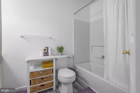 Bath - 119 Wimbledon Ct, Bear, DE 19701 photo 2 of 3
