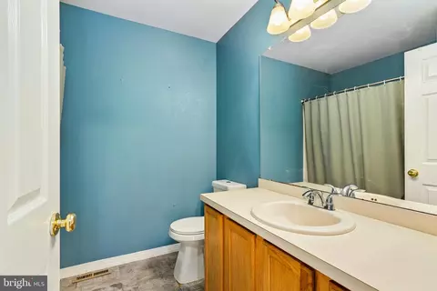 Bath - 333 Marldale Dr, Middletown, DE 19709 photo 3 of 3