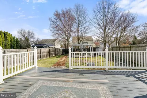 Exterior - 333 Marldale Dr, Middletown, DE 19709 photo 4 of 6