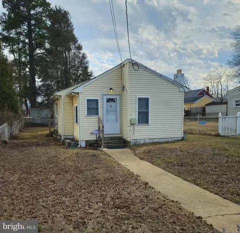 7 Irwin Ave, New Castle, DE 19720