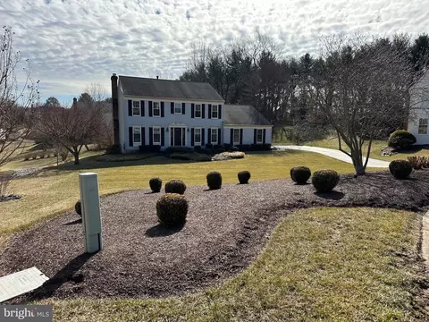6 Spencer Ln, Hockessin, DE 19707