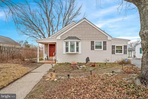 15 Lasalle Ave, New Castle, DE 19720