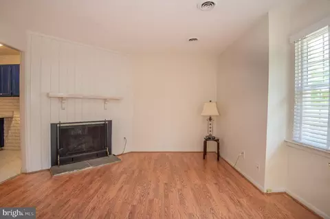 18 E Green Valley Cir, Newark, DE 19711 photo 4