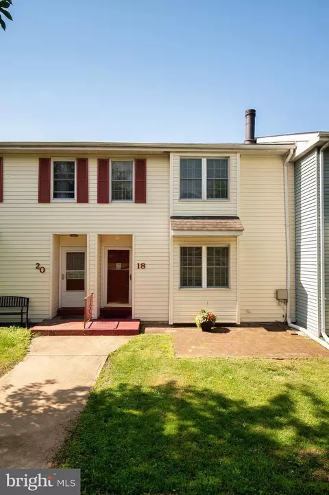 18 E Green Valley Cir, Newark, DE 19711 photo 3