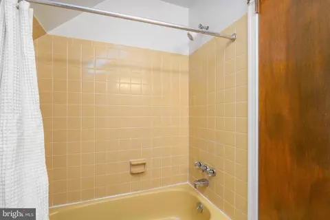Bath - 204 Bynum Ln, Bear, DE 19701 photo 3 of 3