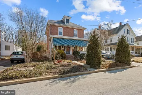 124 N Dupont Rd, Wilmington, DE 19805