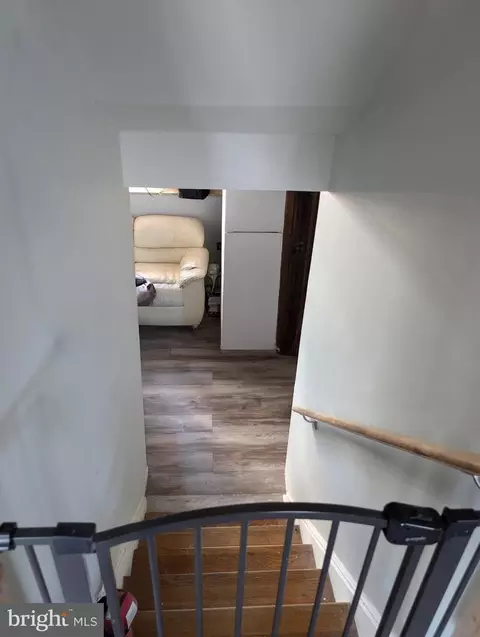 Entry Way - 128 Kenmark Rd, Newark, DE 19713 photo 5 of 9