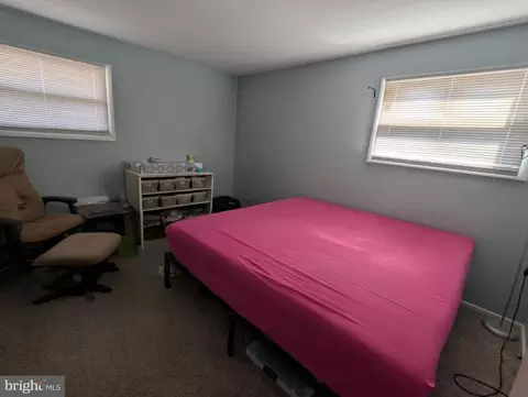 Bedroom - 128 Kenmark Rd, Newark, DE 19713 photo 3 of 4
