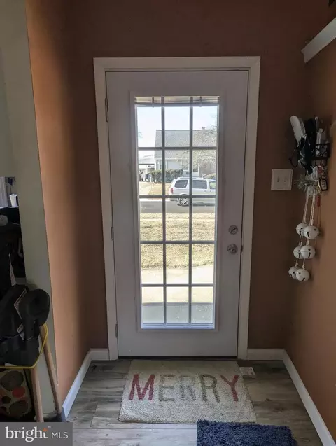 Entry Way - 128 Kenmark Rd, Newark, DE 19713 photo 1 of 9