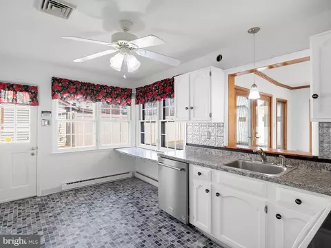 Kitchen - 7 Brookbend Dr, Newark, DE 19713 photo 1 of 3