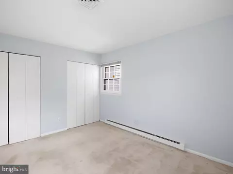 Bedroom - 7 Brookbend Dr, Newark, DE 19713 photo 2 of 6