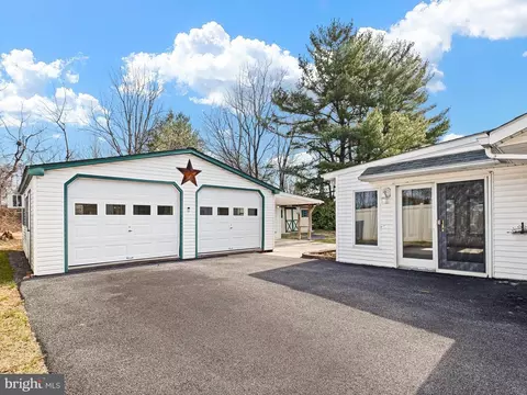 Exterior - 7 Brookbend Dr, Newark, DE 19713 photo 5 of 5
