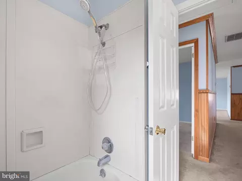 Entry Way - 7 Brookbend Dr, Newark, DE 19713 photo 4 of 4