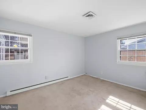 Bedroom - 7 Brookbend Dr, Newark, DE 19713 photo 1 of 6