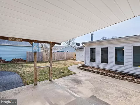 Exterior - 7 Brookbend Dr, Newark, DE 19713 photo 3 of 5